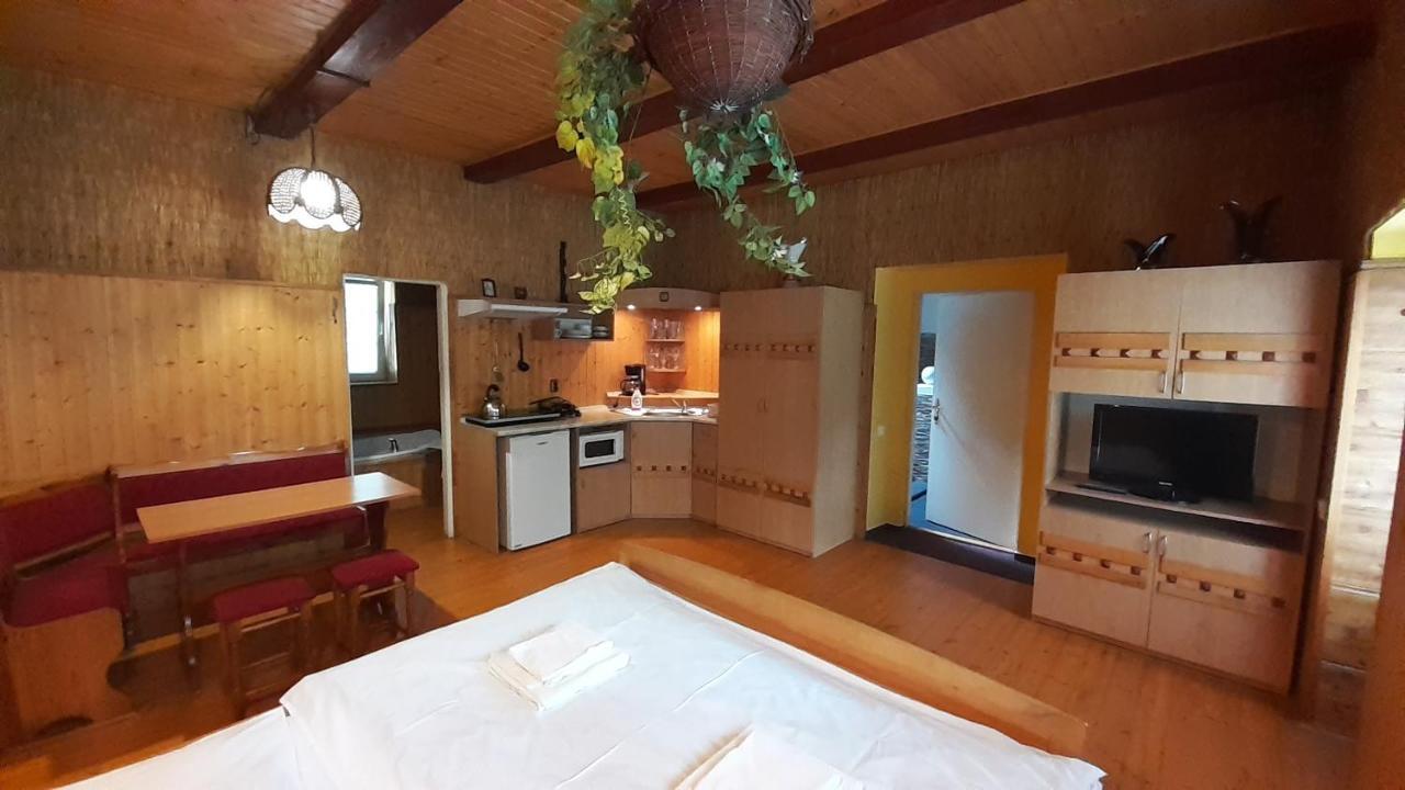 Resort Chribska Apartmany Adri Εξωτερικό φωτογραφία